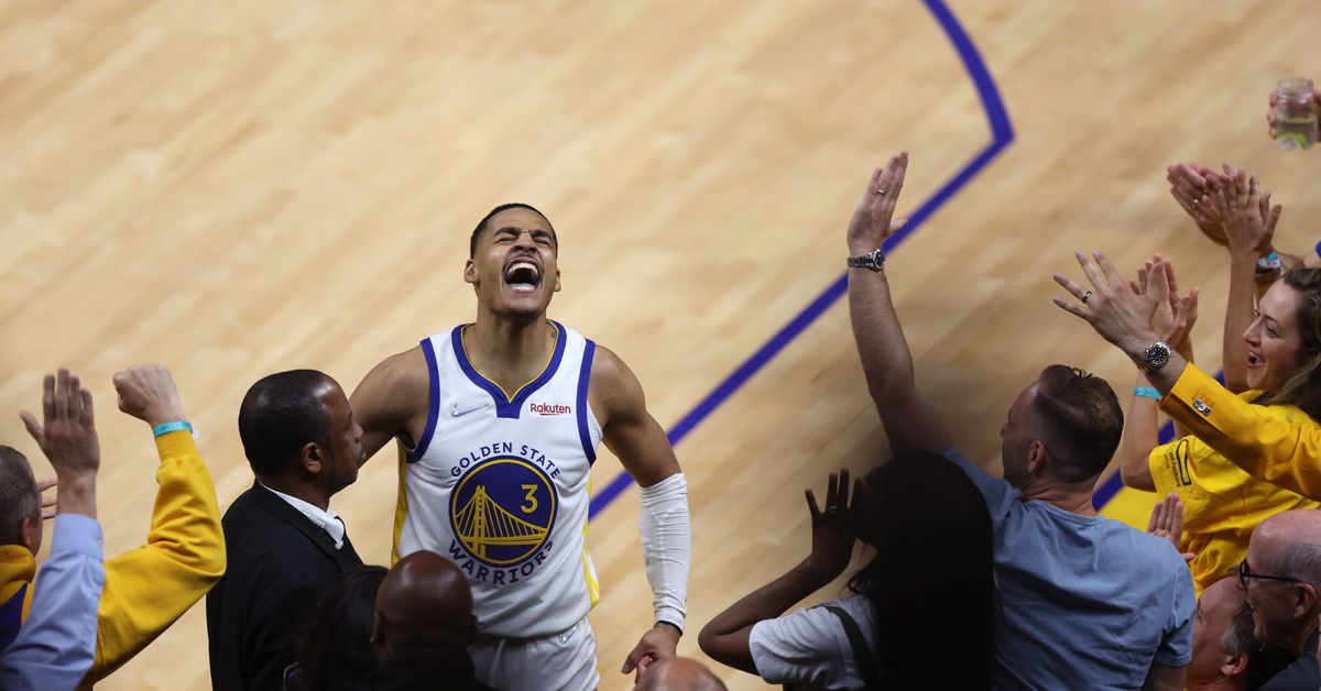 Andrew Wiggins, secondary players step up, lead Warriors to Game 5 win