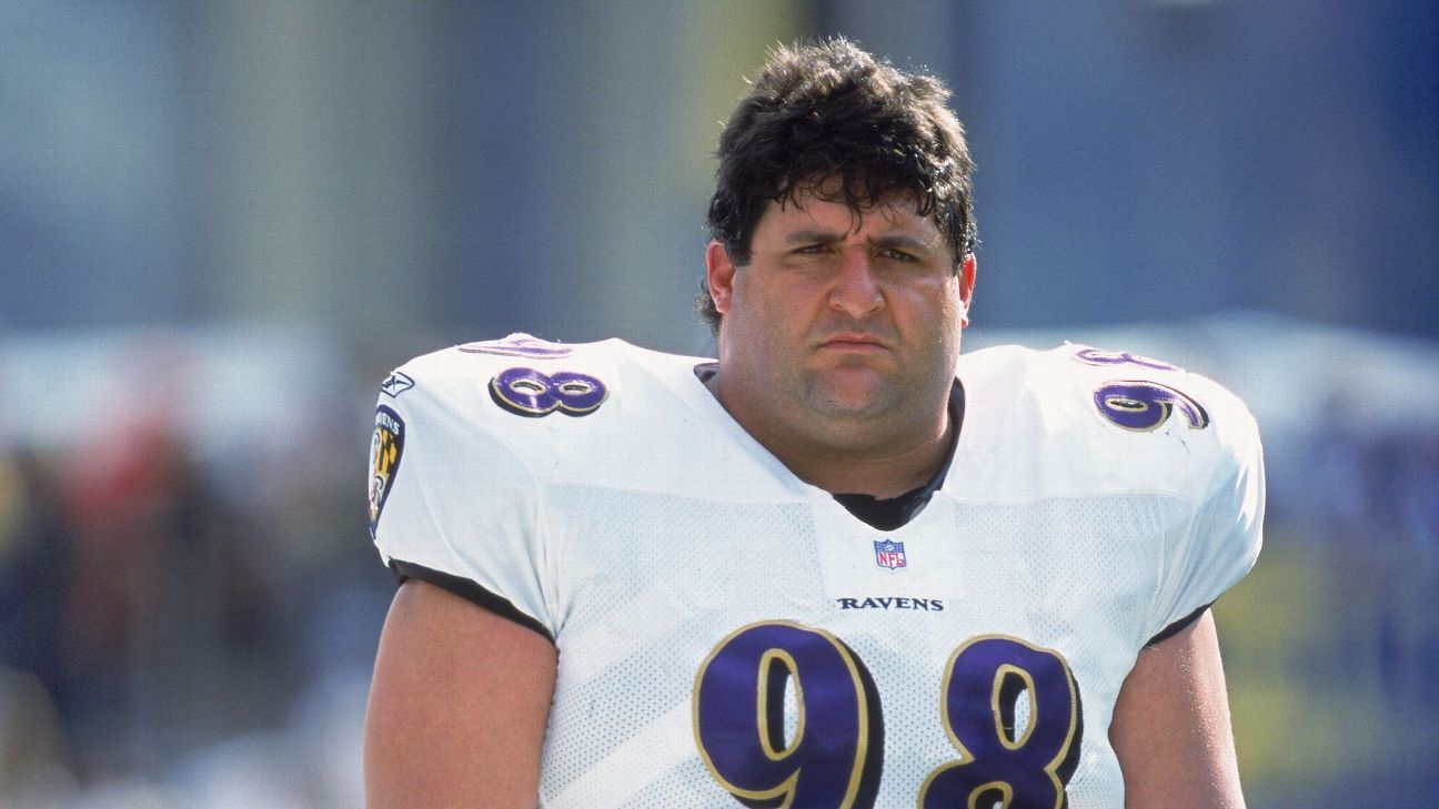 Ex-NFL DT Tony Siragusa, 'the Goose,' dies at age 55