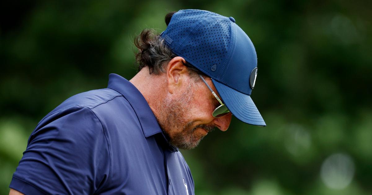 Phil Mickelson dodges reporters after missing U.S. Open cut with second-worst major score