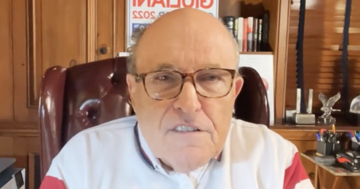 Rudy Giuliani says the supermarket employee accused of slapping him should be prosecuted