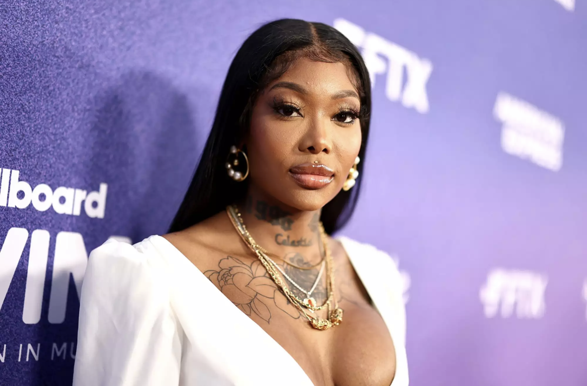 The Source |Summer Walker Bares All At This Years BET Awards Some Thought It Was "Disrespectful"