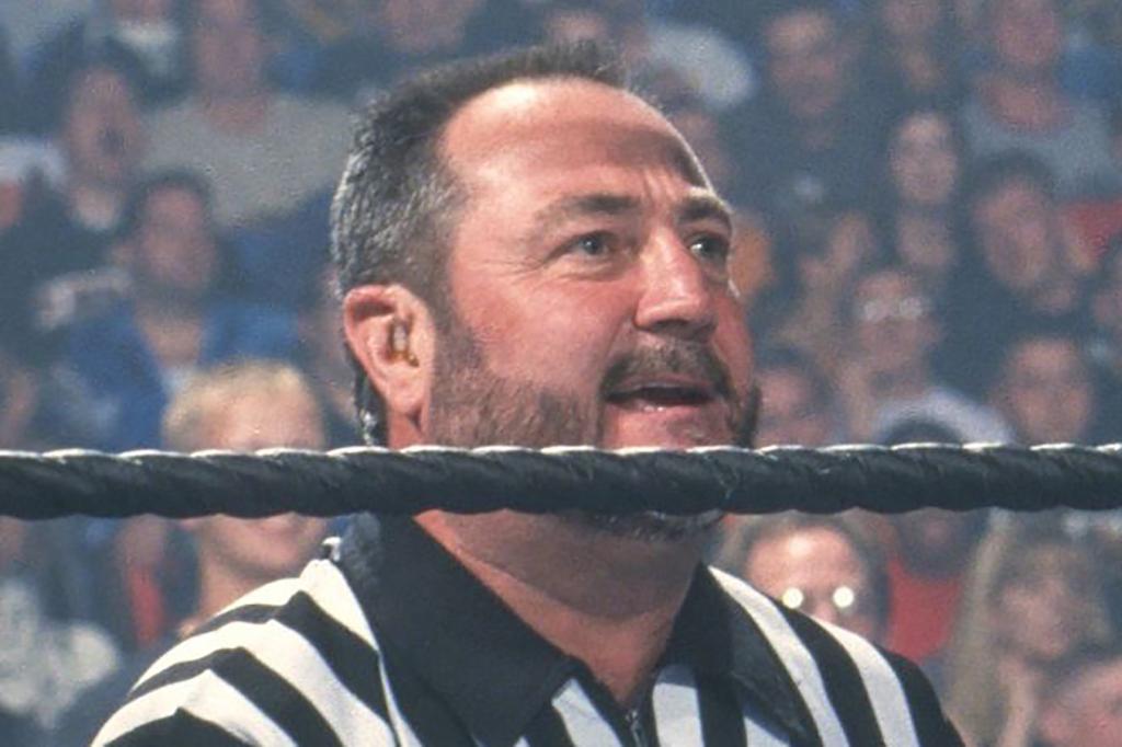 Tim White, longtime WWE referee, dead at 68