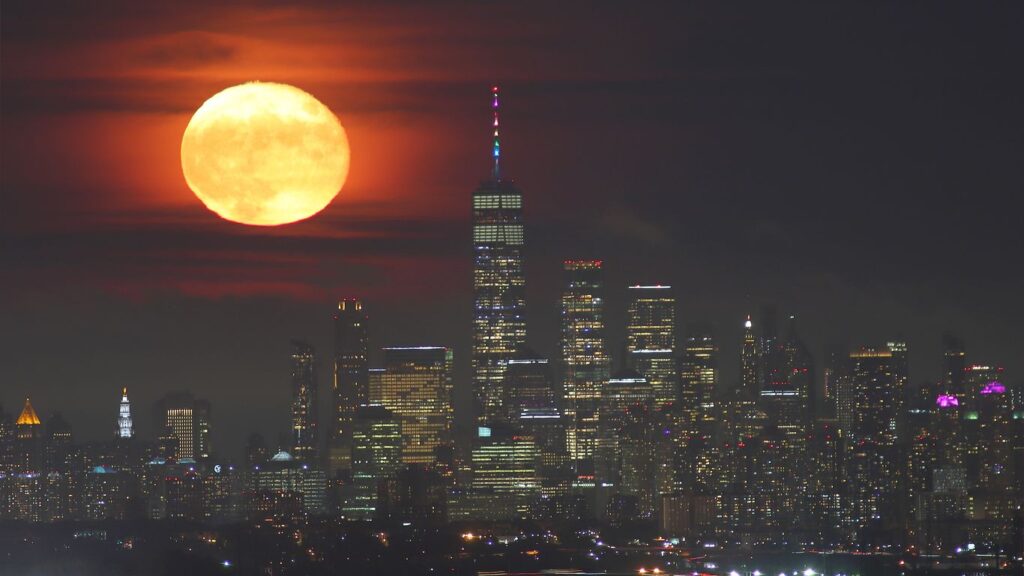 What time is the strawberry moon and supermoon?