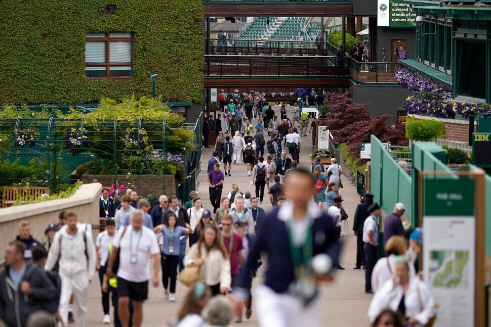 Wimbledon Updates | Rain Suspends Play Early on Opening Day | Sports News