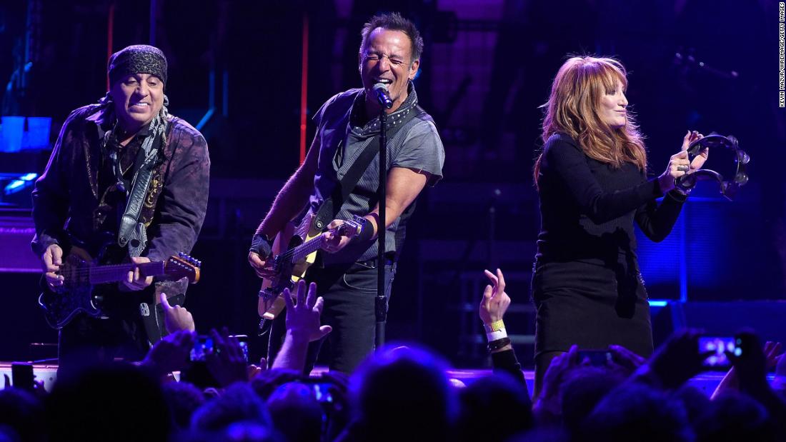 Bruce Springsteen and the E Street Band will tour North America in 2023