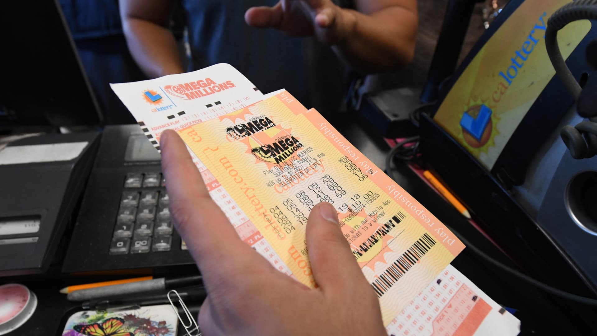 If you win the $630 million Mega Millions jackpot, here's the tax bill
