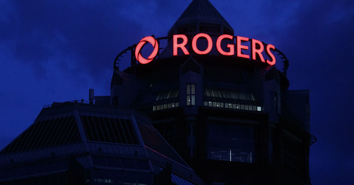 Massive Rogers outage affected Canadian phones, internet, ATMs, and debit cards