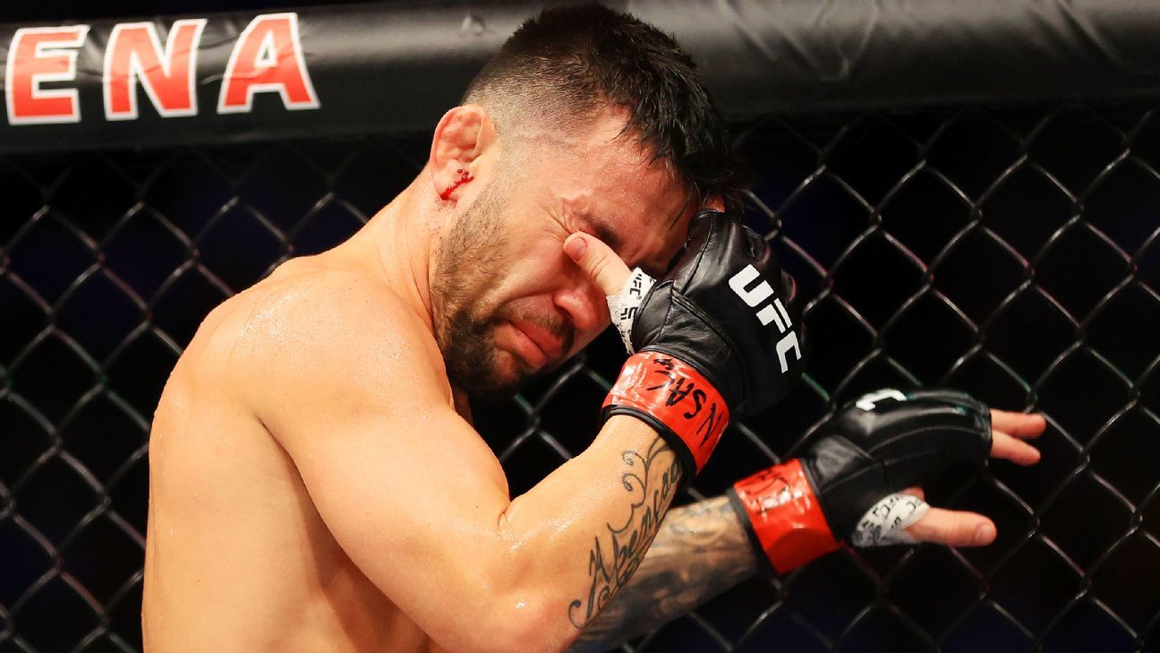 Pedro Munhoz suffered corneal abrasion during no-contest vs. Sean O'Malley at UFC 276