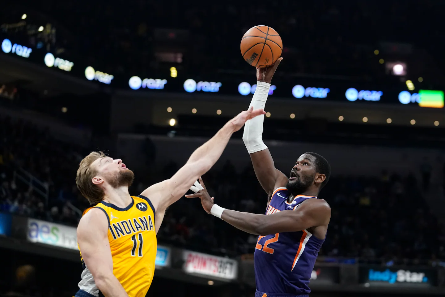 Suns retain center Deandre Ayton by matching Pacers' offer sheet